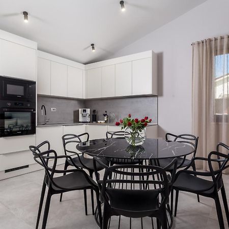 Apartmani Dogas Crikvenica Ruang foto