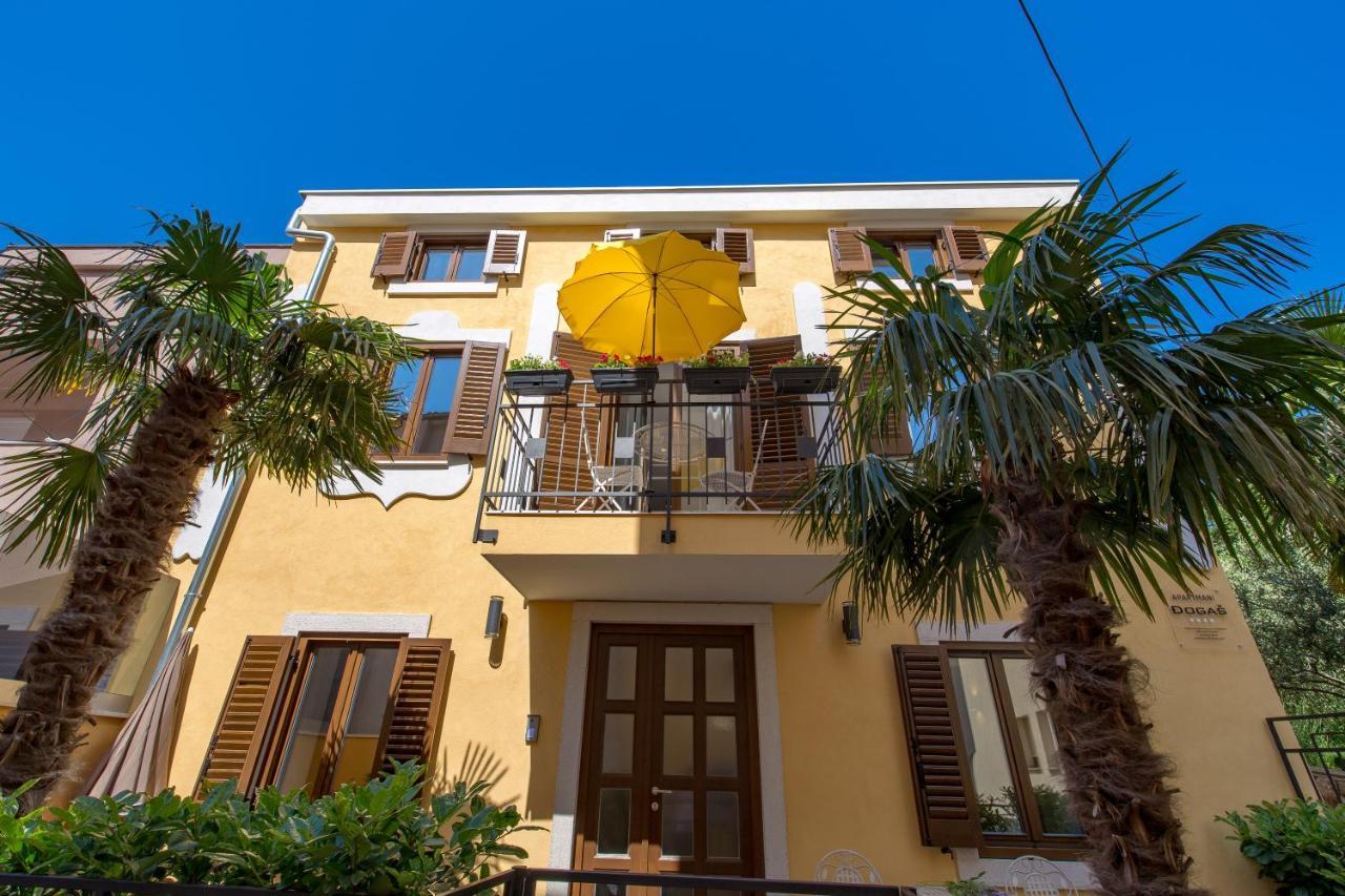 Apartmani Dogas Crikvenica Bagian luar foto
