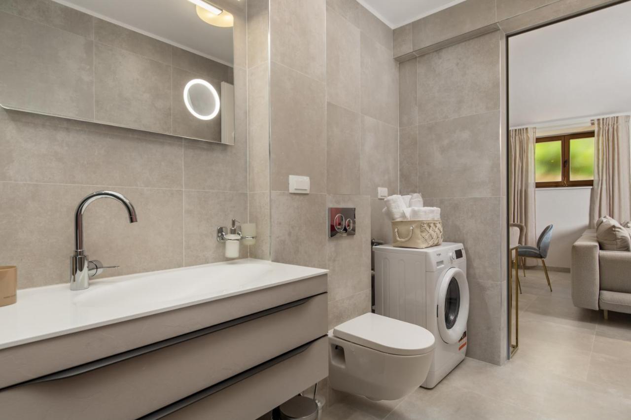 Apartmani Dogas Crikvenica Bagian luar foto