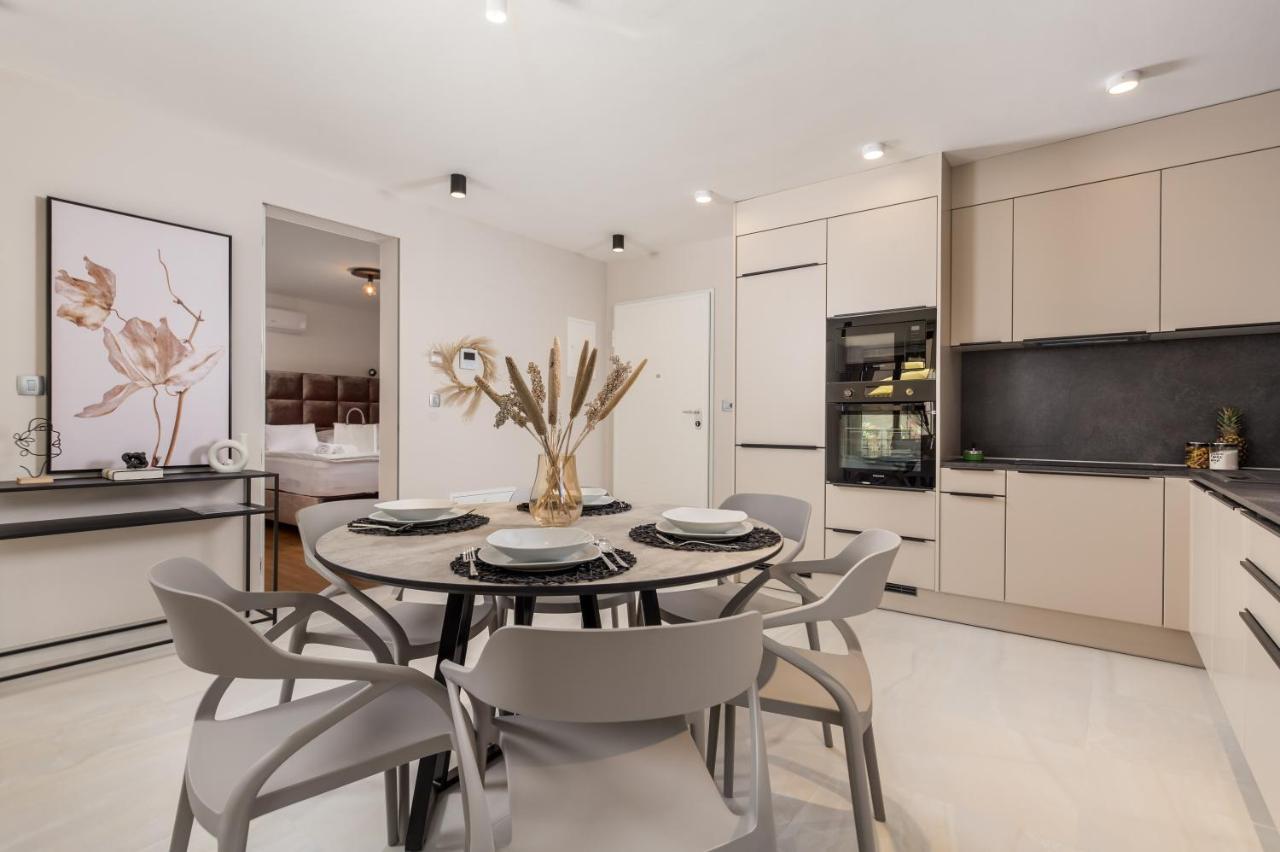 Apartmani Dogas Crikvenica Bagian luar foto