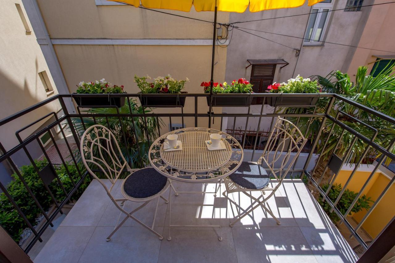 Apartmani Dogas Crikvenica Bagian luar foto