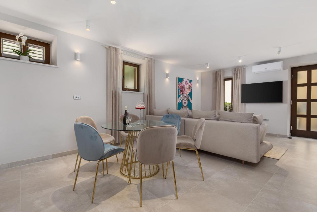 Apartmani Dogas Crikvenica Bagian luar foto