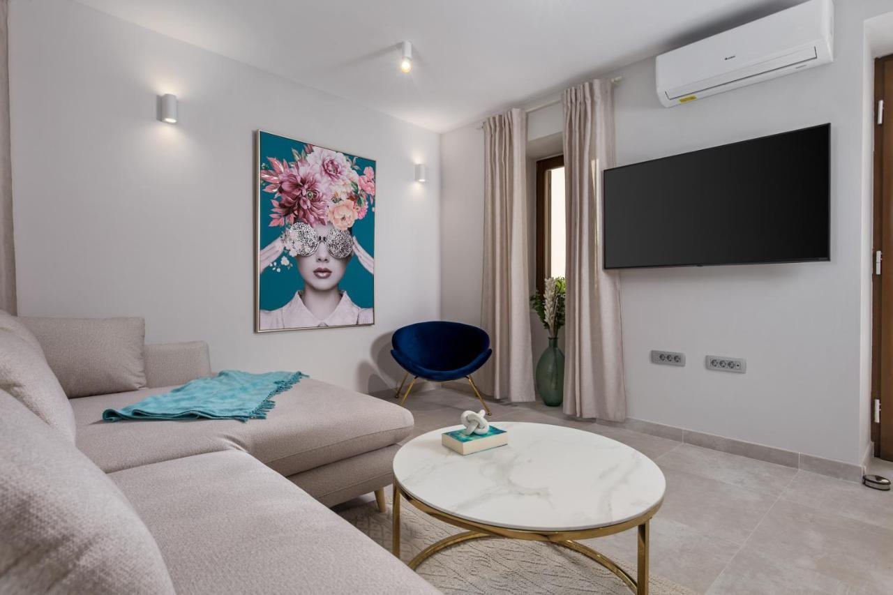 Apartmani Dogas Crikvenica Bagian luar foto